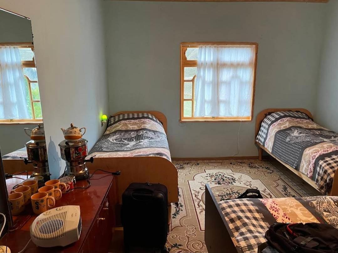 Xinaliq Khinalig Izzet'S Riverside Home Stay Exterior photo